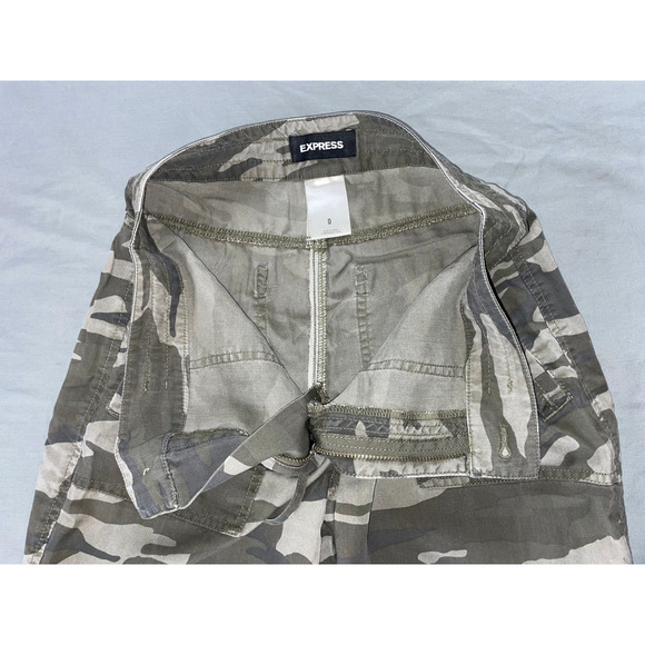 Express Lightweight Zip Cuff Surplus Style Camo Pants. Women's Size 0, EUC!! - Picture 3 of 5